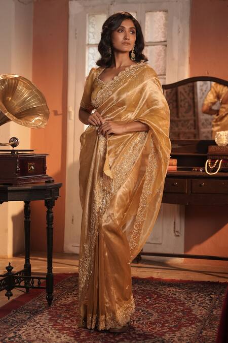 Midushi Bajoria_Gold Silk, Tissue Embroidery Sweetheart Neck Classic Saree _Online_at_Aza_Fashions