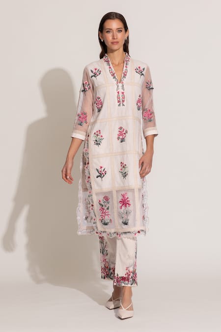 RANNA GILL Beige Cotton, Linen Embroidery V-neck Floral Kurta Set 