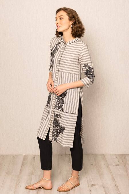 Buy RANNA GILL Gray Linen Embroidery Round Neck Grey Stripe Asteria Tunic Online at Aza Fashions Buy_RANNA GILL_Gray Linen Embroidery Round Neck Grey Stripe Asteria Tunic_Online_at_Aza_Fashions