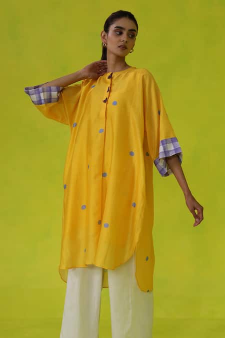 Roza Yellow Chanderi, Cotton Embroidery Collared Juniper Asymmetrical Tunic at Aza Fashions Roza_Yellow Chanderi, Cotton Embroidery Collared Juniper Asymmetrical Tunic _at_Aza_Fashions