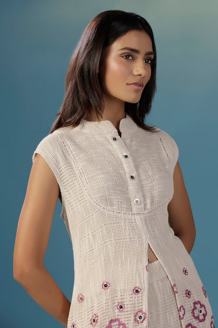 Two Sisters By Gyans White Embroidery Collared Organic Jute Tunic And Pant Set at Aza Fashions Two Sisters By Gyans_White Embroidery Collared Organic Jute Tunic And Pant Set _at_Aza_Fashions