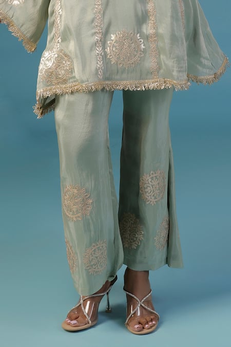 Buy Two Sisters By Gyans Green Tissue Embroidery V-neck Kurta Set Online at Aza Fashions Buy_Two Sisters By Gyans_Green Tissue Embroidery V-neck Kurta Set _Online_at_Aza_Fashions