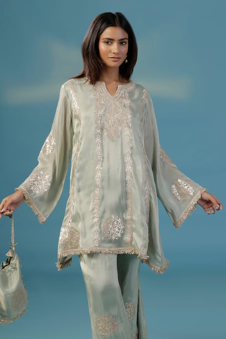 Two Sisters By Gyans Green Tissue Embroidery V-neck Kurta Set at Aza Fashions Two Sisters By Gyans_Green Tissue Embroidery V-neck Kurta Set _at_Aza_Fashions