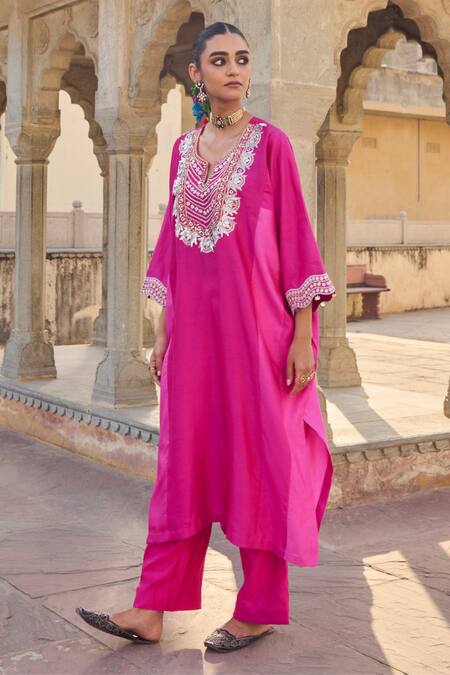 Vinita Bhansali Pink Silk, Cotton Embroidery Split V-neck Gulaabo Kaftan Set Online at Aza Fashions Vinita Bhansali_Pink Silk, Cotton Embroidery Split V-neck Gulaabo Kaftan Set _Online_at_Aza_Fashions