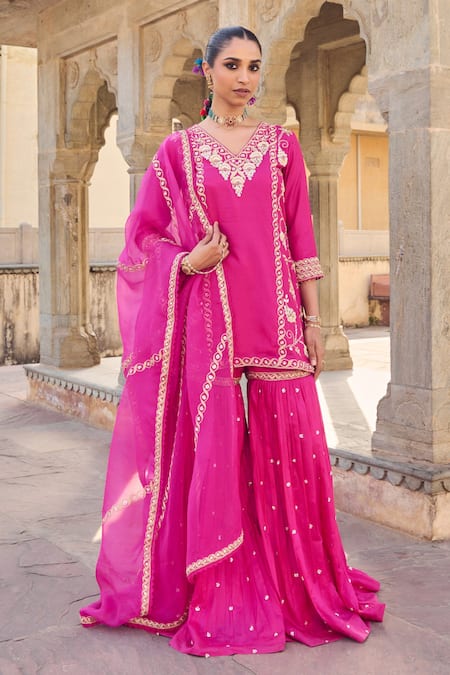 Vinita Bhansali Pink , Organza Sequins V-neck Rani Sharara Set Online at Aza Fashions Vinita Bhansali_Pink , Organza Sequins V-neck Rani Sharara Set _Online_at_Aza_Fashions