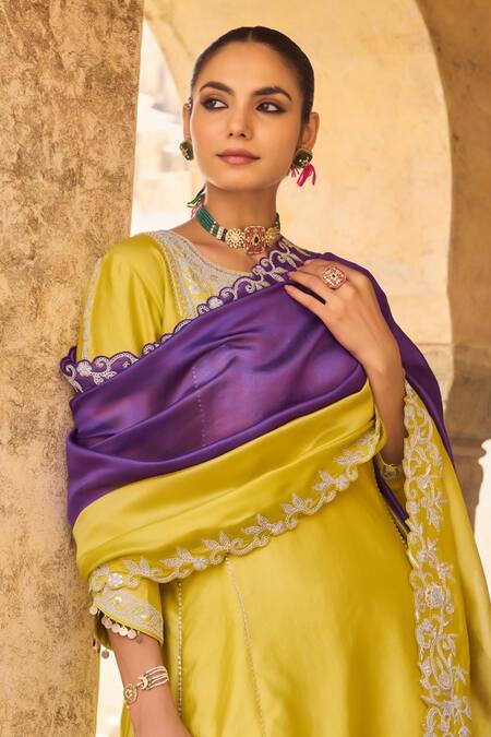 Shop Vinita Bhansali Green Silk Embroidery Keyhole Neck Rangrez Anarkali Set Online at Aza Fashions Shop_Vinita Bhansali_Green Silk Embroidery Keyhole Neck Rangrez Anarkali Set _Online_at_Aza_Fashions