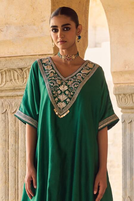 Buy_Vinita Bhansali_Green Silk Embroidery Round Neck Aafsa Kaftan Set _Online_at_Aza_Fashions