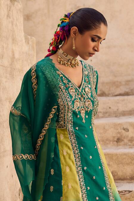 Vinita Bhansali Green , Organza Sequins, Zari, Embroidery V-neck Maharani Anarkali Set Online at Aza Fashions Vinita Bhansali_Green , Organza Sequins, Zari, Embroidery V-neck Maharani Anarkali Set _Online_at_Aza_Fashions