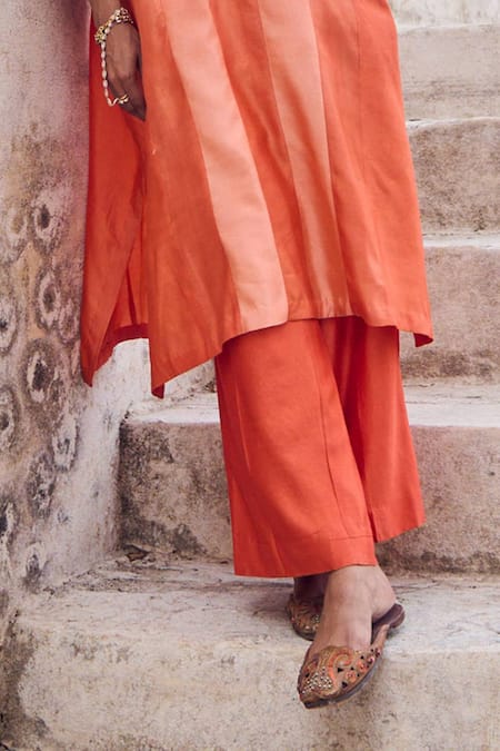Vinita Bhansali Orange , Satin Embroidery Split V-neck Saanjh Kaftan Set Online at Aza Fashions Vinita Bhansali_Orange , Satin Embroidery Split V-neck Saanjh Kaftan Set _Online_at_Aza_Fashions