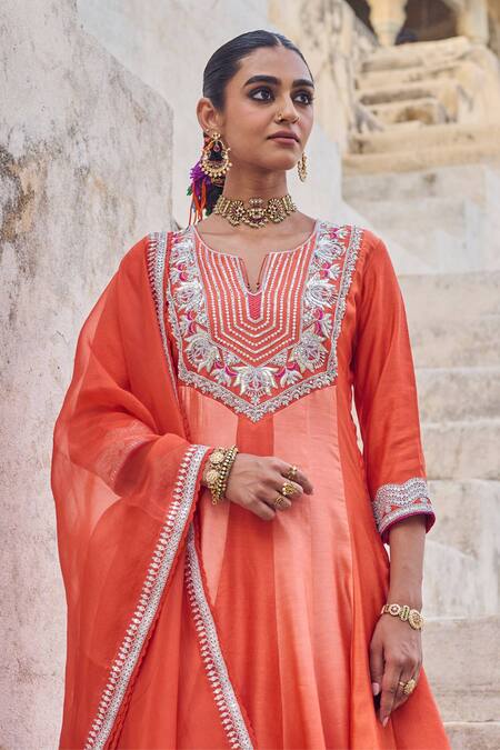 Shop Vinita Bhansali Orange , Organza Embroidery Split V-neck Saanjh Kamal Anarkali Set Online at Aza Fashions Shop_Vinita Bhansali_Orange , Organza Embroidery Split V-neck Saanjh Kamal Anarkali Set _Online_at_Aza_Fashions