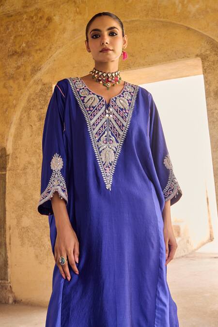 Vinita Bhansali_Blue Silk Embroidery V-neck Aavya Designer Kaftan Set _Online_at_Aza_Fashions