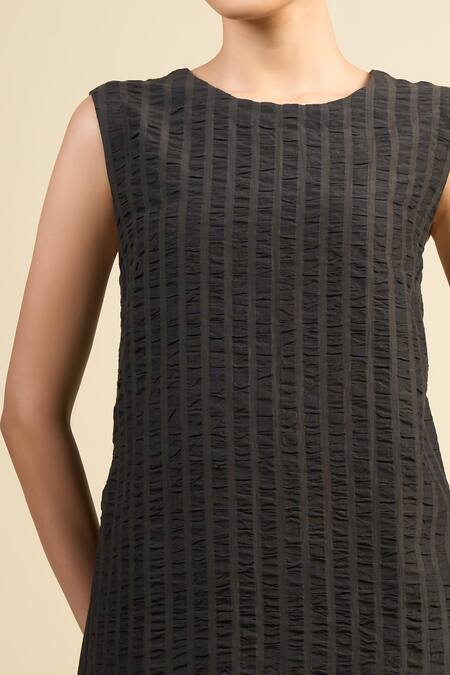 Divyam Mehta_Black Handloom Cotton Round Neck Coal Kurta Set _Online_at_Aza_Fashions