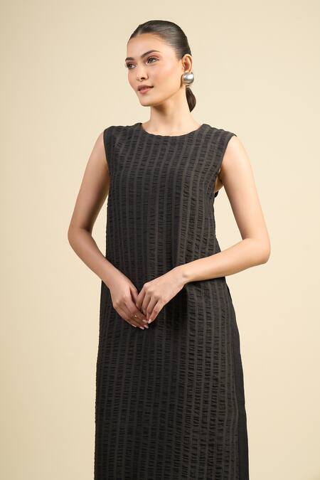 Buy_Divyam Mehta_Black Handloom Cotton Round Neck Coal Kurta Set 