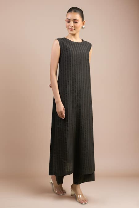 Divyam Mehta Black Handloom Cotton Round Neck Coal Kurta Set 
