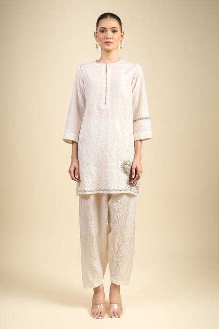 Divyam Mehta_Cream Embroidery Round Neck Straight Kurta Set_Online_at_Aza_Fashions