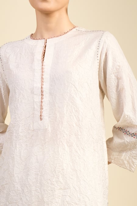Divyam Mehta_Cream Embroidery Round Neck Straight Kurta Set_at_Aza_Fashions