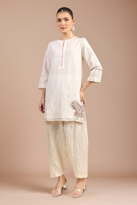Divyam Mehta Cream Embroidery Round Neck Straight Kurta Set 