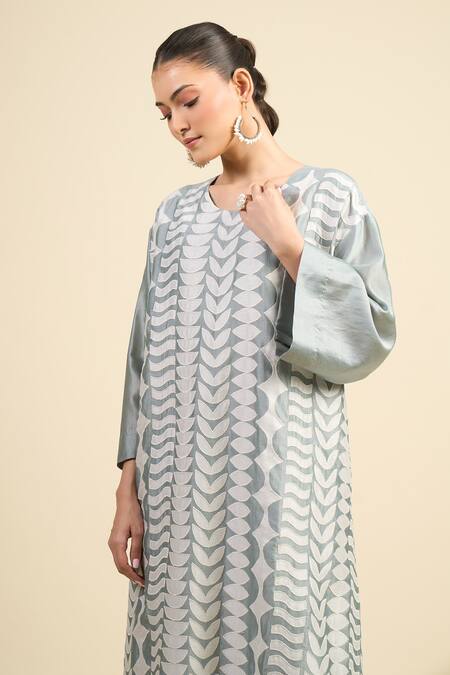 Buy_Divyam Mehta_Blue Chanderi Round Neck Printed Straight Kurta Set _Online_at_Aza_Fashions