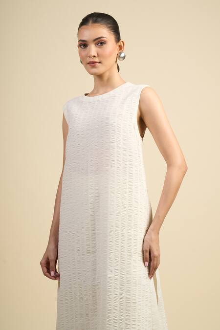 Divyam Mehta_Cream Handloom Cotton Round Neck Kurta Set _Online_at_Aza_Fashions