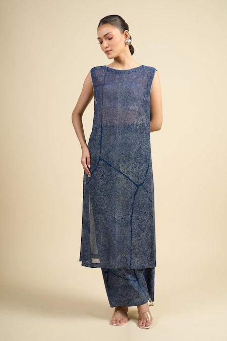 Divyam Mehta_Blue Chiffon Round Neck Straight Kurta Set _Online_at_Aza_Fashions
