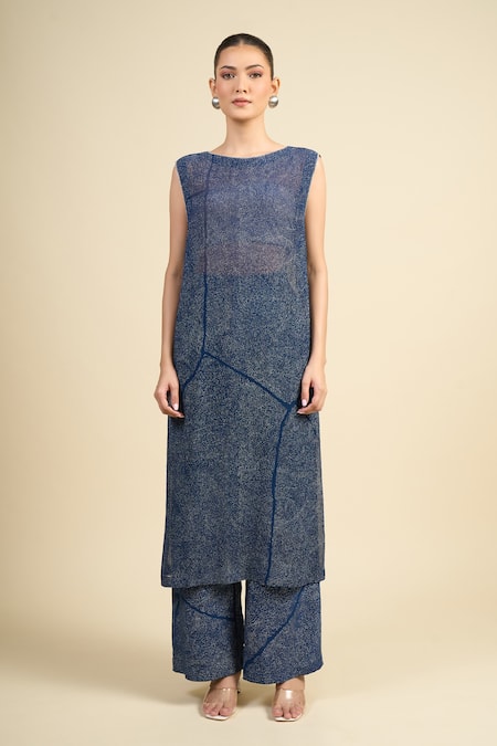 Divyam Mehta_Blue Chiffon Round Neck Straight Kurta Set _at_Aza_Fashions