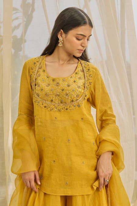 Rhua Mustard Chanderi, Tissue, Organza, Silk Gota Patti Yellow Embroidered Kurta Set Online at Aza Fashions Rhua_Mustard Chanderi, Tissue, Organza, Silk Gota Patti Yellow Embroidered Kurta Set _Online_at_Aza_Fashions