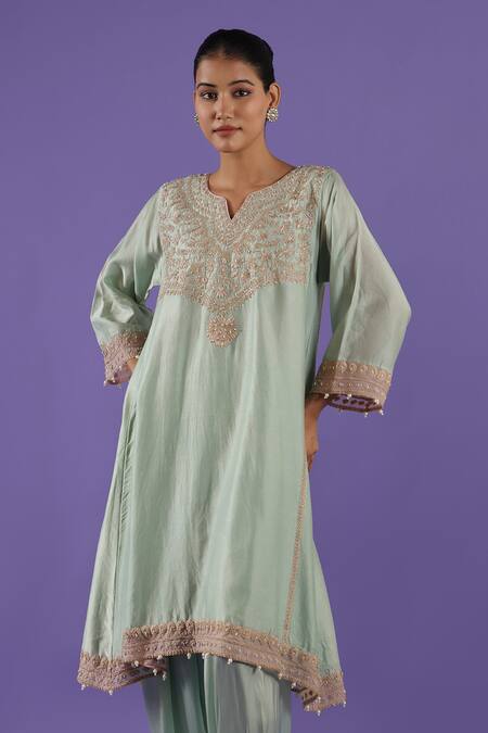 Label Radini Blue Chanderi Embroidery Split V-neck Pastel Kurta Set at Aza Fashions Label Radini_Blue Chanderi Embroidery Split V-neck Pastel Kurta Set _at_Aza_Fashions
