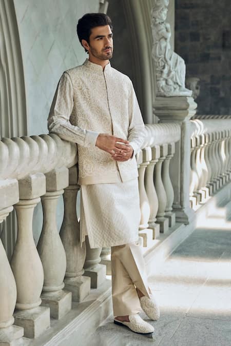 Seema Gujral Beige Silk Embroidery Bundi Kurta And Pant Set 