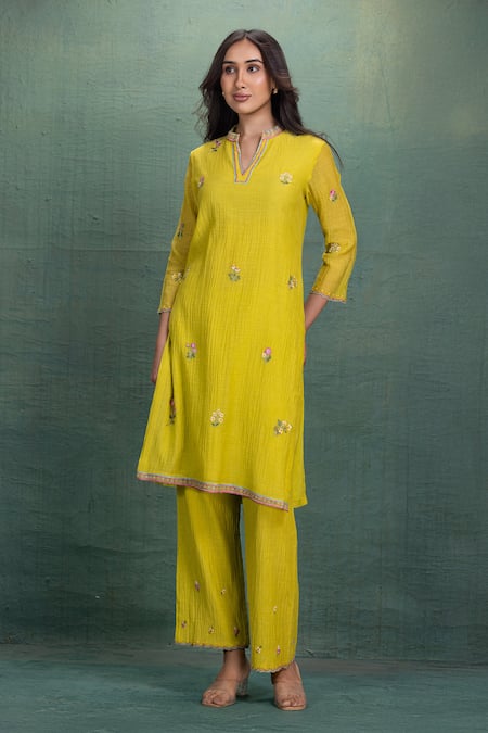 Kahani Lush Green Chanderi Embroidery V-neck Neon Kurta Set 
