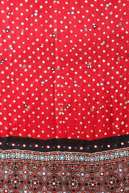 Buy_Sheeshakari_Black Silk Sequins, Mirrors Straight Kurta Set _Online_at_Aza_Fashions