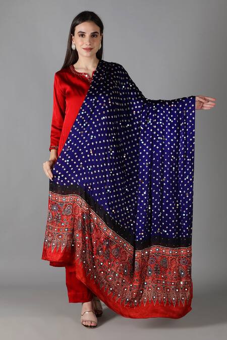 Buy_Sheeshakari_Red Silk Sequins Round Neck Straight Kurta Set _Online_at_Aza_Fashions