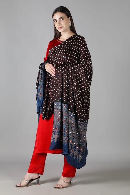 Sheeshakari Red Silk Mirrors, Embroidery Round Neck Straight Kurta Set 