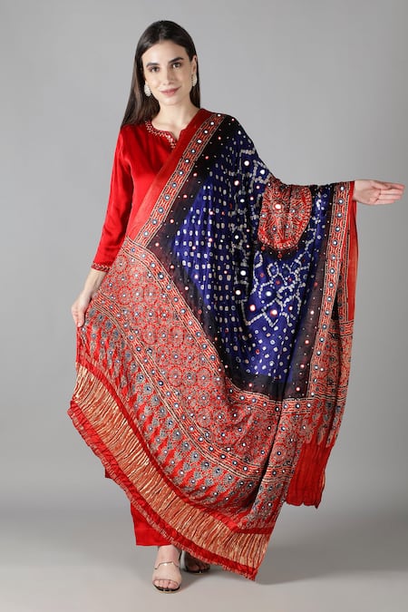 Sheeshakari_Red Silk Mirrors, Sequins Round Neck Embroidered Kurta Set _at_Aza_Fashions