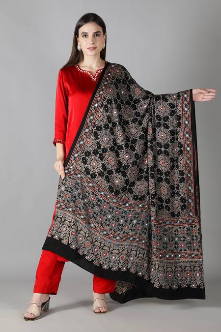 Sheeshakari_Red Silk Embroidery Round Neck Straight Kurta Set _Online_at_Aza_Fashions