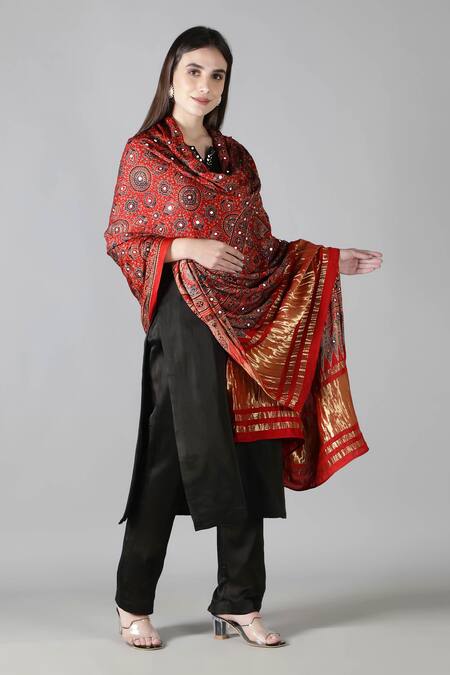 Sheeshakari_Black Silk Sequins, Embroidery Round Neck Kurta Set With Red Dupatta _Online_at_Aza_Fashions