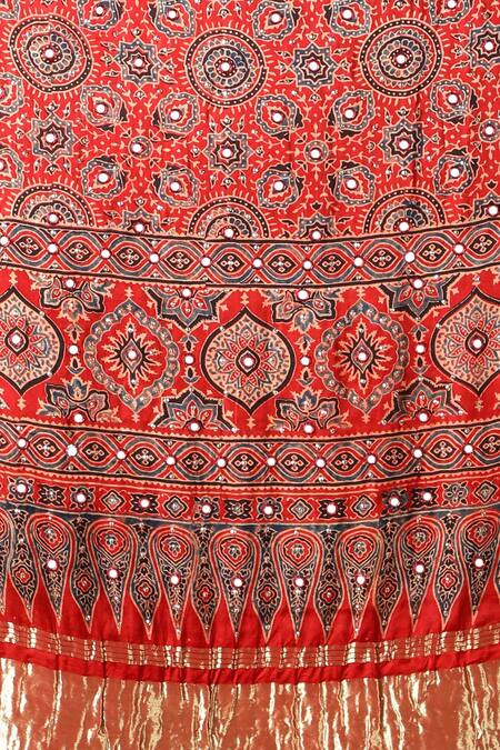 Shop_Sheeshakari_Black Silk Sequins, Embroidery Round Neck Kurta Set With Red Dupatta _Online_at_Aza_Fashions