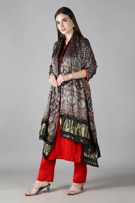 Sheeshakari_Red Silk Embroidery Round Neck Kurta Set With Dupatta _Online_at_Aza_Fashions