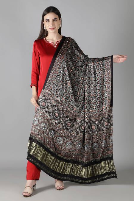 Buy_Sheeshakari_Red Silk Embroidery Round Neck Kurta Set With Dupatta _Online_at_Aza_Fashions