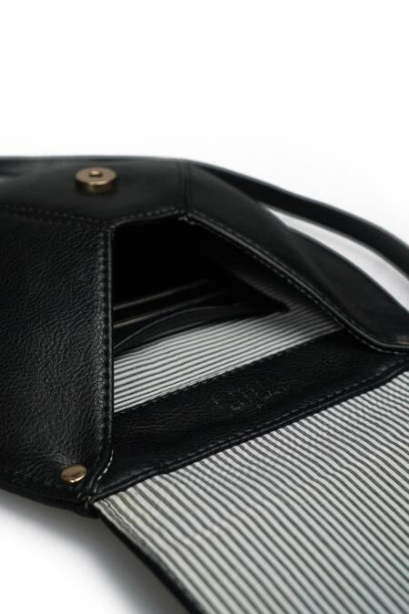 Buy_Miri_Black Embroidery Red Rosebud Bianca Sling Bag _Online_at_Aza_Fashions