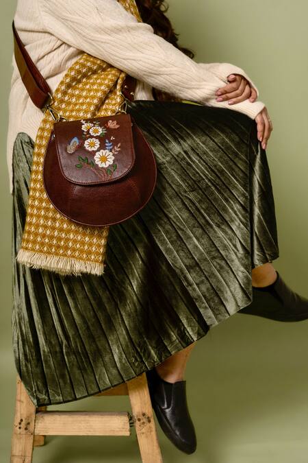 Miri_Brown Embroidery White Daisy Bianca Sling Bag _at_Aza_Fashions