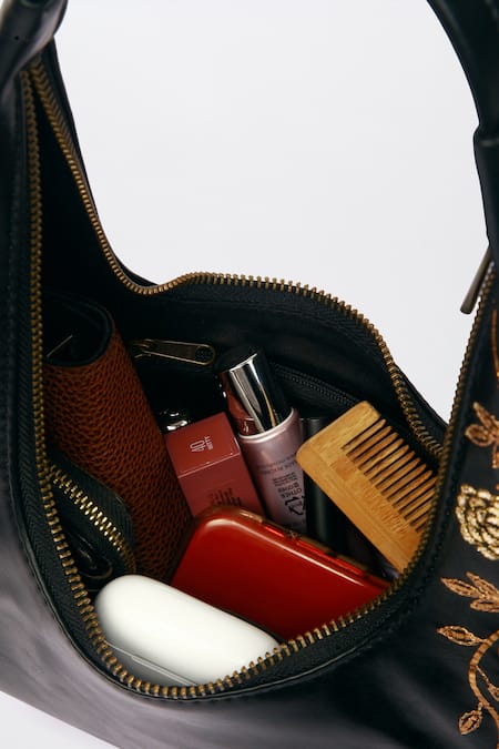 Shop_Miri_Black Embroidery Gulzar Hand Tote Bag 