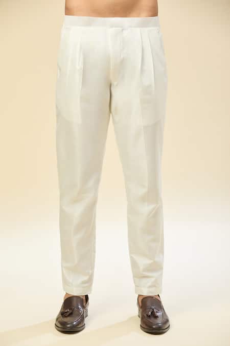 Rng Safawala White Silk Embroidery Sherwani Set at Aza Fashions Rng Safawala_White Silk Embroidery Sherwani Set _at_Aza_Fashions