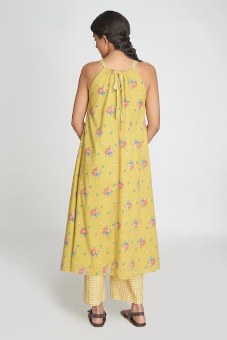 Shop Sinjhar Yellow Cotton V-neck Floral Print Kurta Set at Aza Fashions Shop_Sinjhar_Yellow Cotton V-neck Floral Print Kurta Set _at_Aza_Fashions