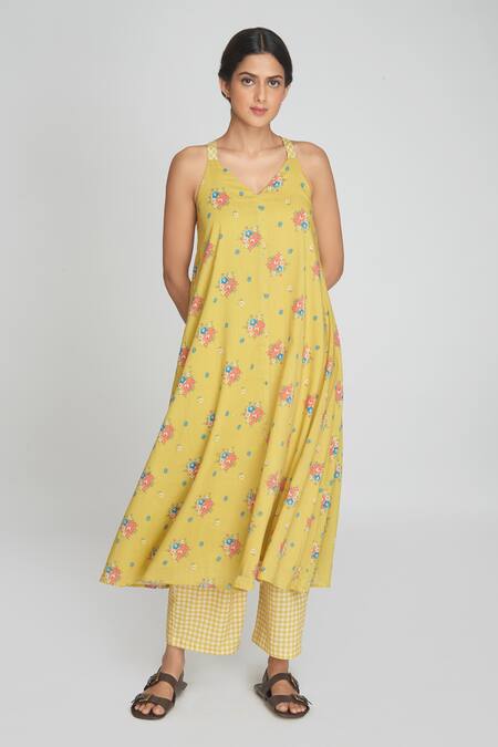 Sinjhar Yellow Cotton V-neck Floral Print Kurta Set at Aza Fashions Sinjhar_Yellow Cotton V-neck Floral Print Kurta Set _at_Aza_Fashions
