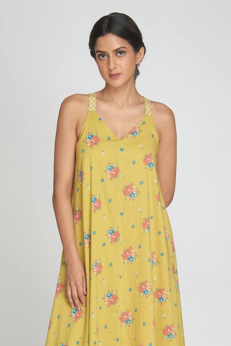 Buy Sinjhar Yellow Cotton V-neck Floral Print Kurta Set Buy_Sinjhar_Yellow Cotton V-neck Floral Print Kurta Set