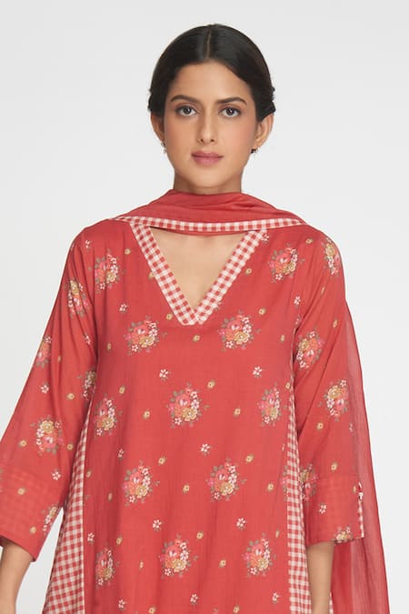 Buy_Sinjhar_Red Cotton, Chanderi Split V-neck Floral Printed Kurta Set _Online_at_Aza_Fashions