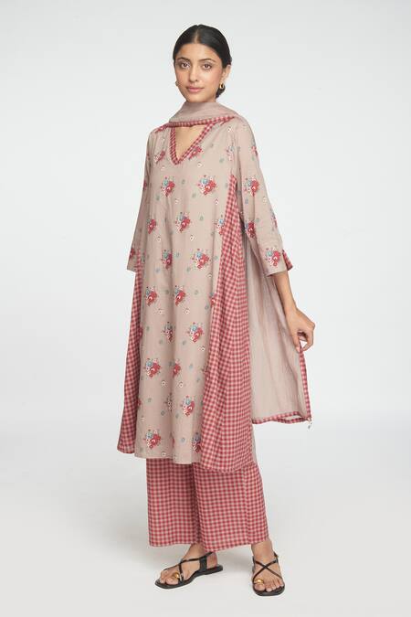 Sinjhar_Beige Cotton, Chanderi Embroidery V-neck Floral Printed Kurta Set _at_Aza_Fashions