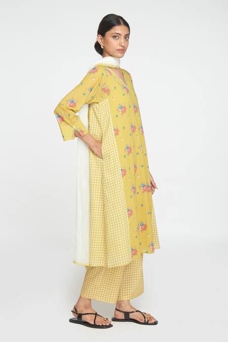 Buy_Sinjhar_Yellow Cotton, Chanderi Embroidery V-neck Printed Kurta Set With Dupatta _Online_at_Aza_Fashions