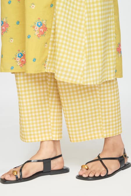 Buy_Sinjhar_Yellow Cotton, Chanderi Embroidery V-neck Printed Kurta Set With Dupatta 