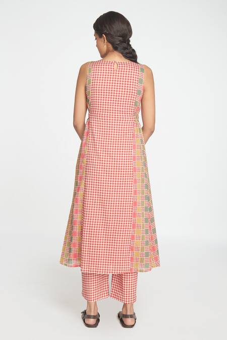 Shop Sinjhar Red Cotton Round Neck Printed Kurta Set at Aza Fashions Shop_Sinjhar_Red Cotton Round Neck Printed Kurta Set _at_Aza_Fashions